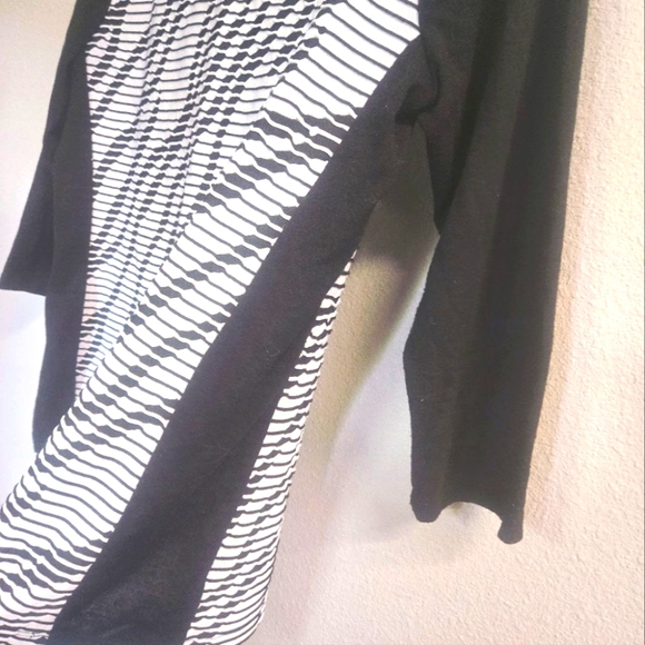 Kim Rogers 3/4 Sleeve Top - Picture 4 of 5